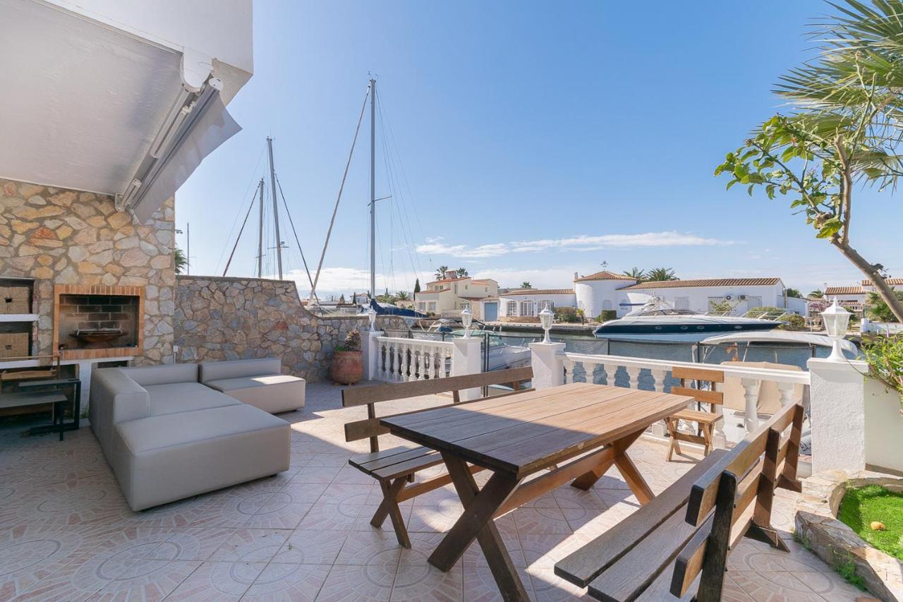 Casa Con Vista Al Canal Rosas
