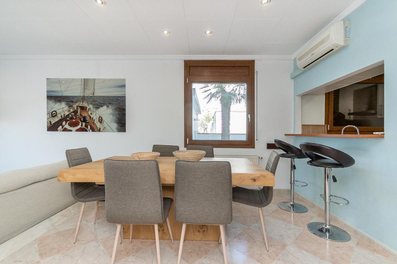 Casa Con Vista Al Canal Holiday home Roses