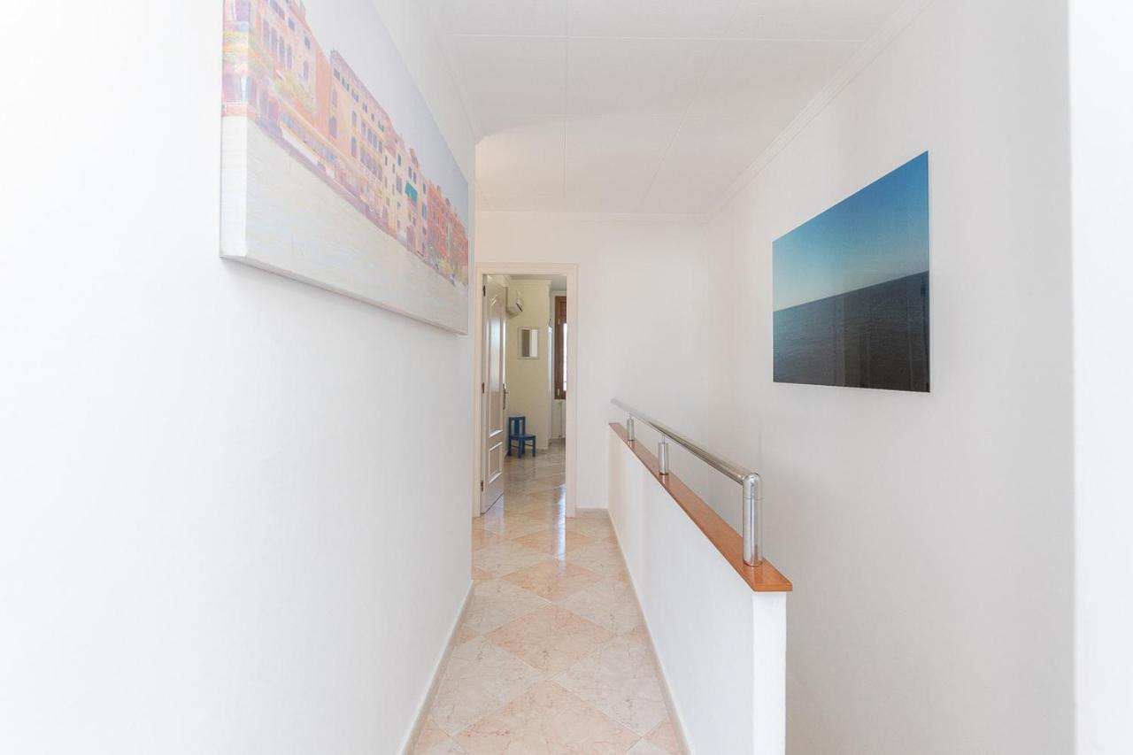 Casa Con Vista Al Canal Сasa de vacaciones Rosas
