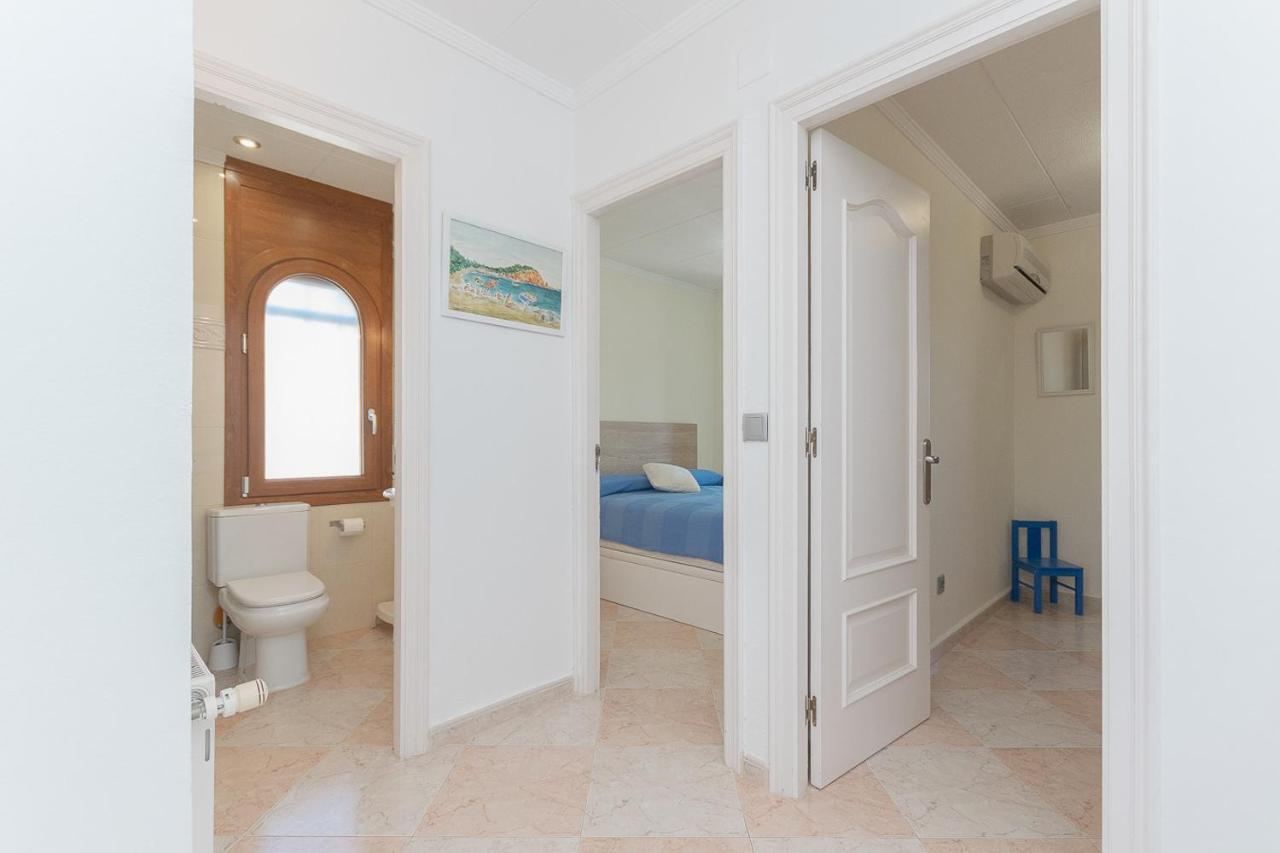 Casa Con Vista Al Canal Сasa de vacaciones Rosas